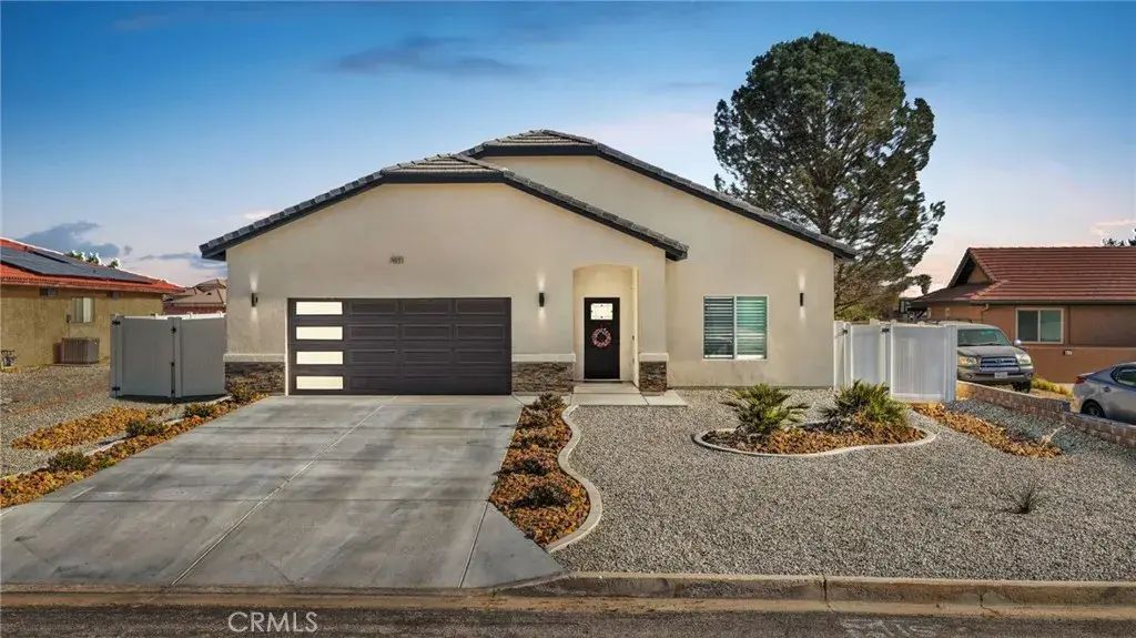 14812 Crofton, Helendale