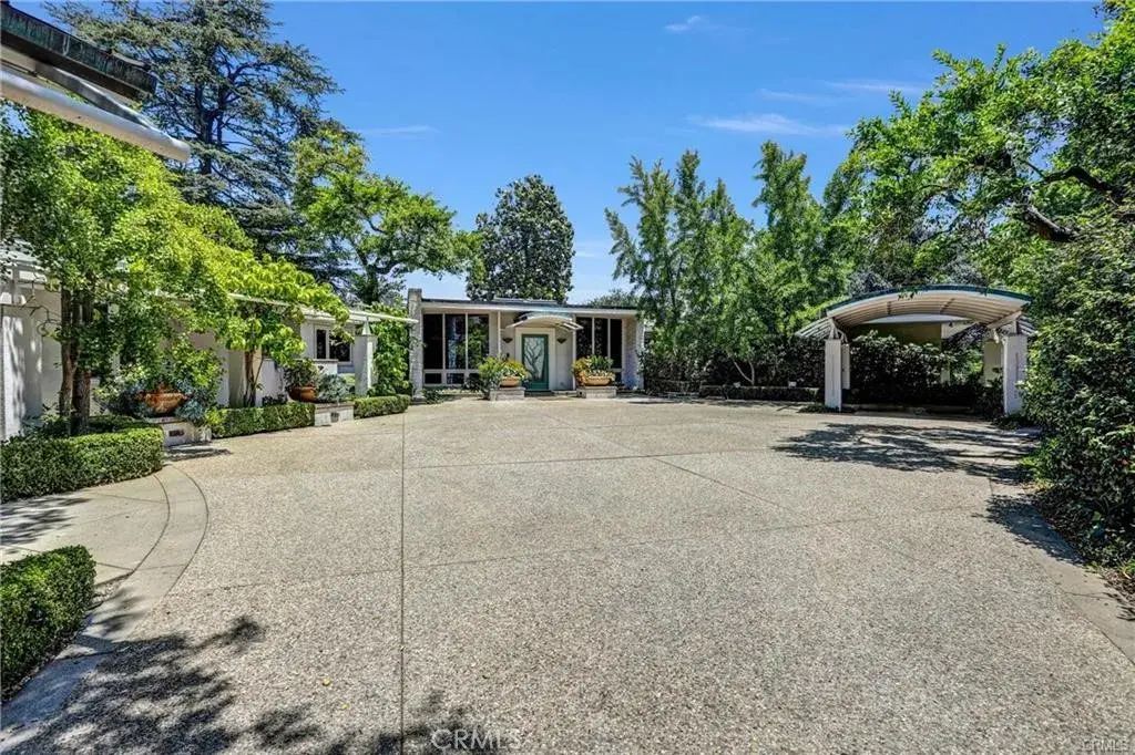 935 Hillcrest, Pasadena