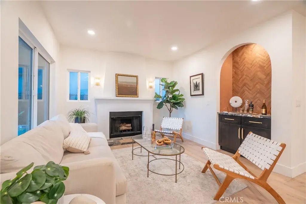 6325 Long Street, Los Angeles