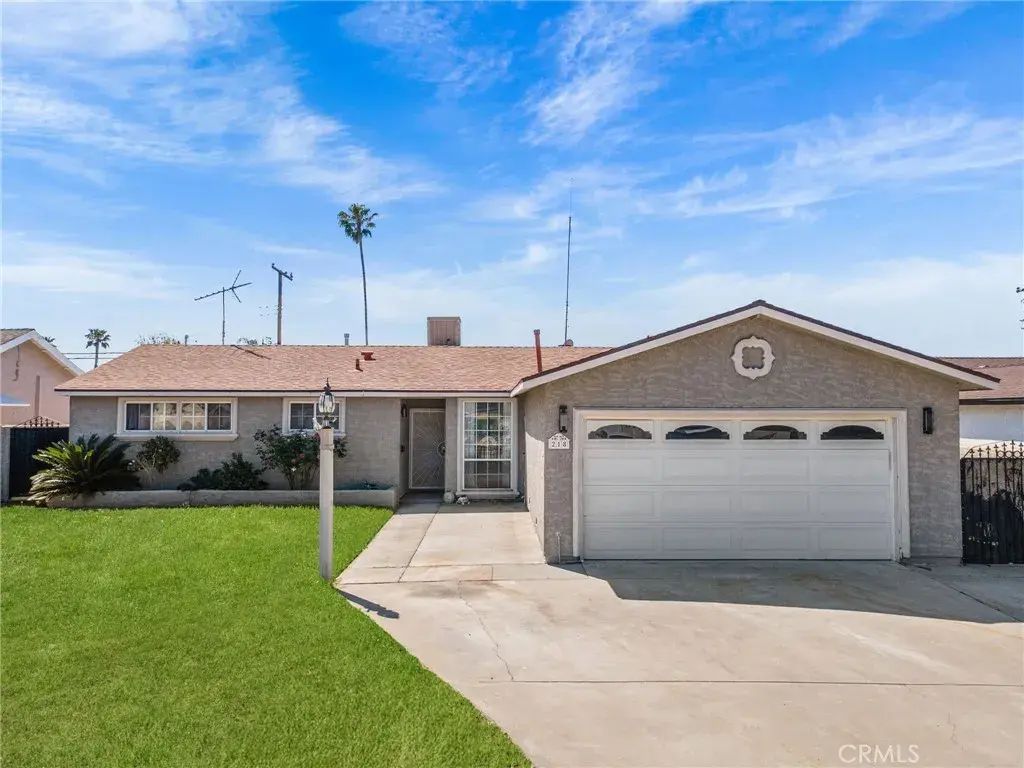 218 Foxbury, Pomona