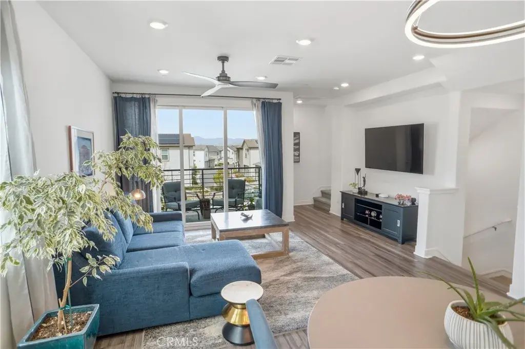 27465 Chamise, Valencia