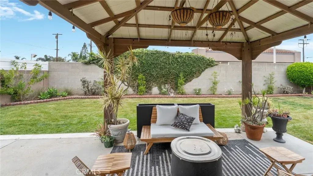 4961 Belle, Cypress