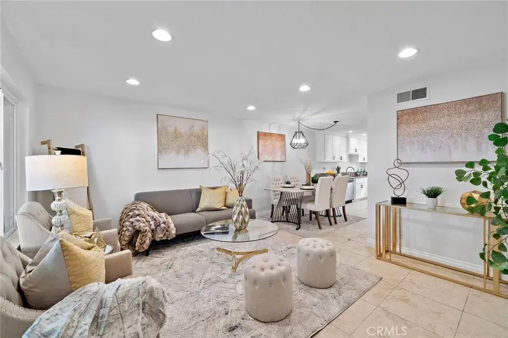 2338 Bunker Hill, Costa Mesa