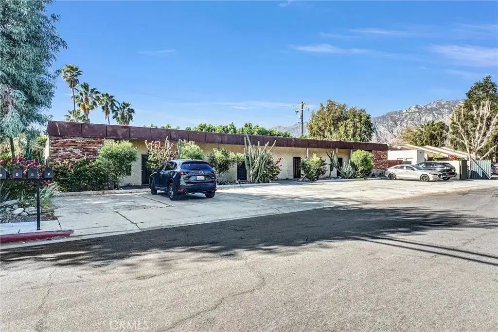 3737 E Calle De Carlos, Palm Springs