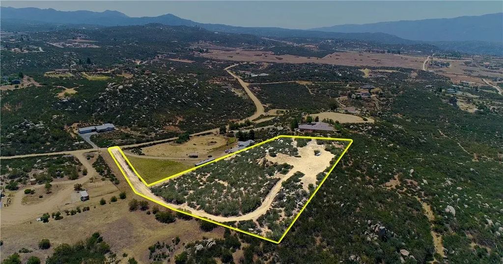 1042 Rolling Hills, Aguanga