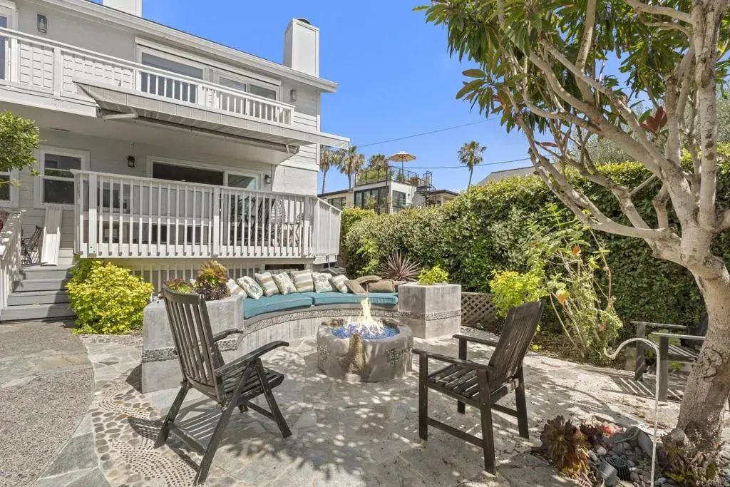 5618 Bellevue Avenue, 