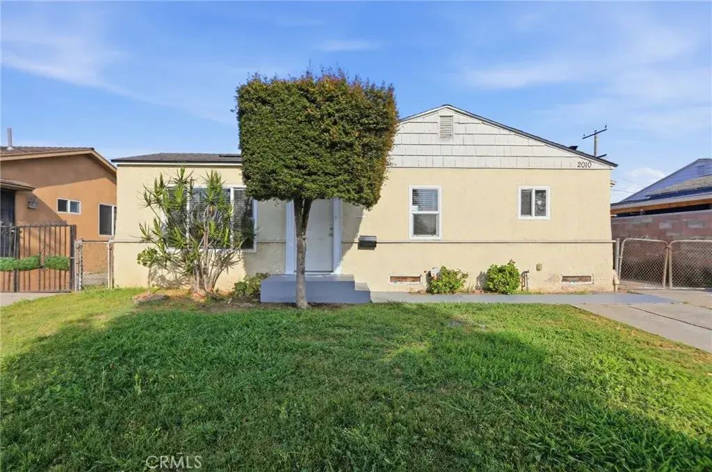 2010 N Corlett, Los Angeles
