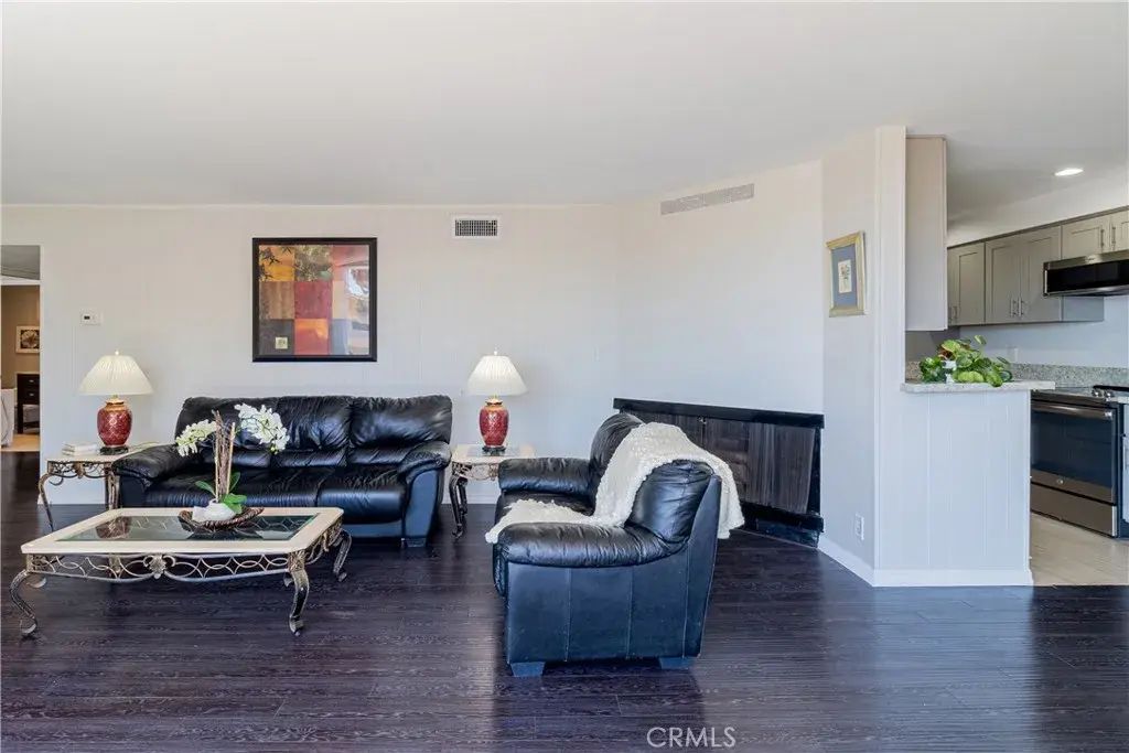 2260 N North Cahuenga Boulevard 302, Los Angeles