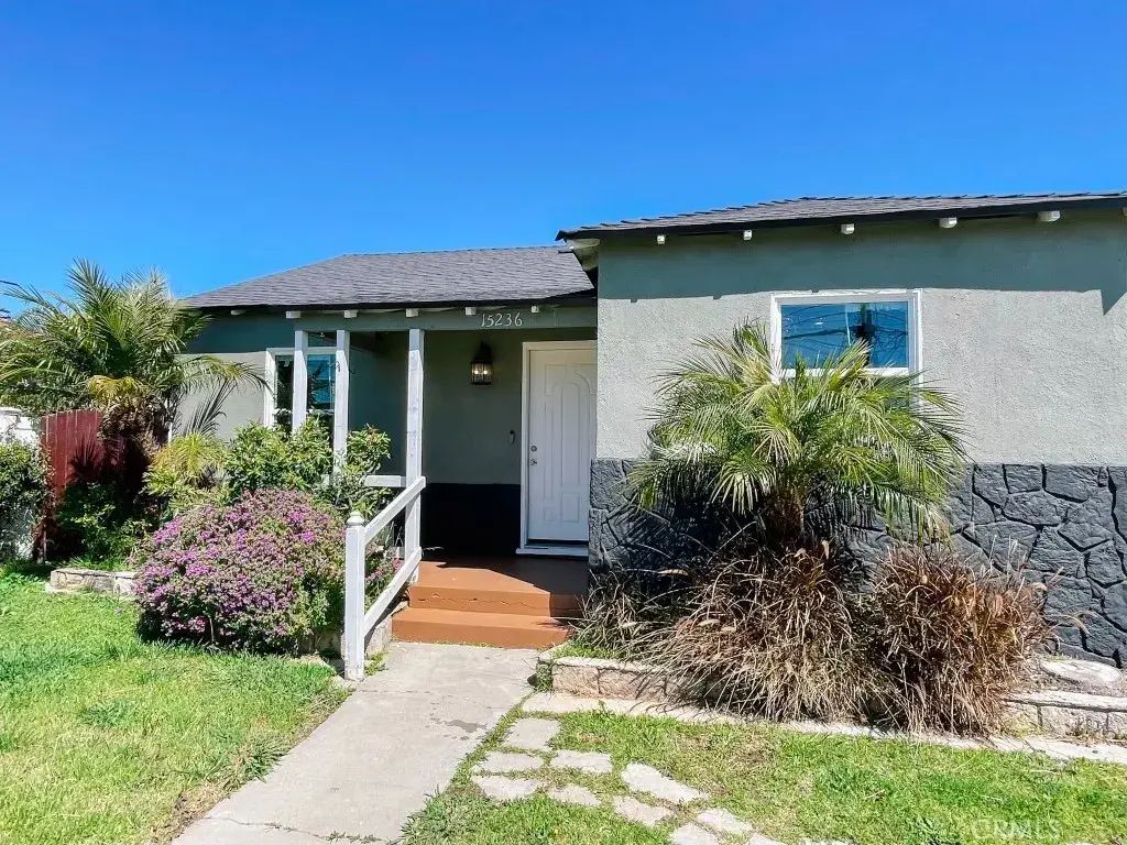 15236 Atkinson, Gardena