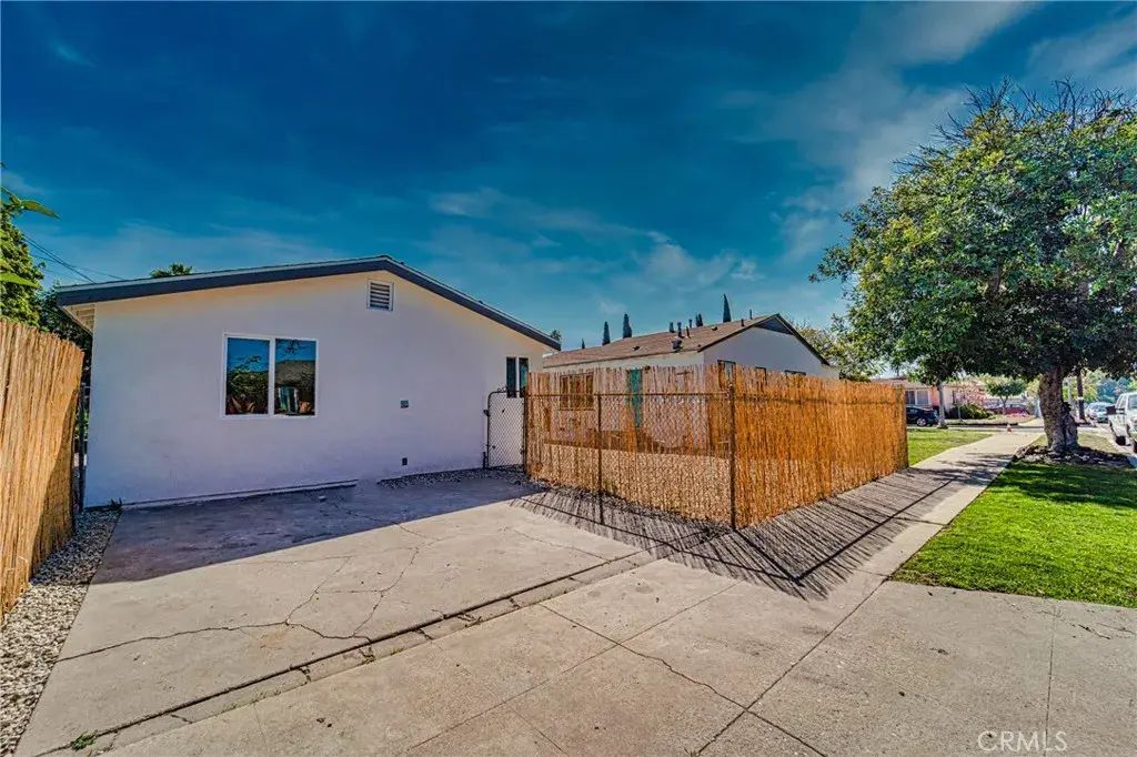 11420 Clovis Avenue, Los Angeles