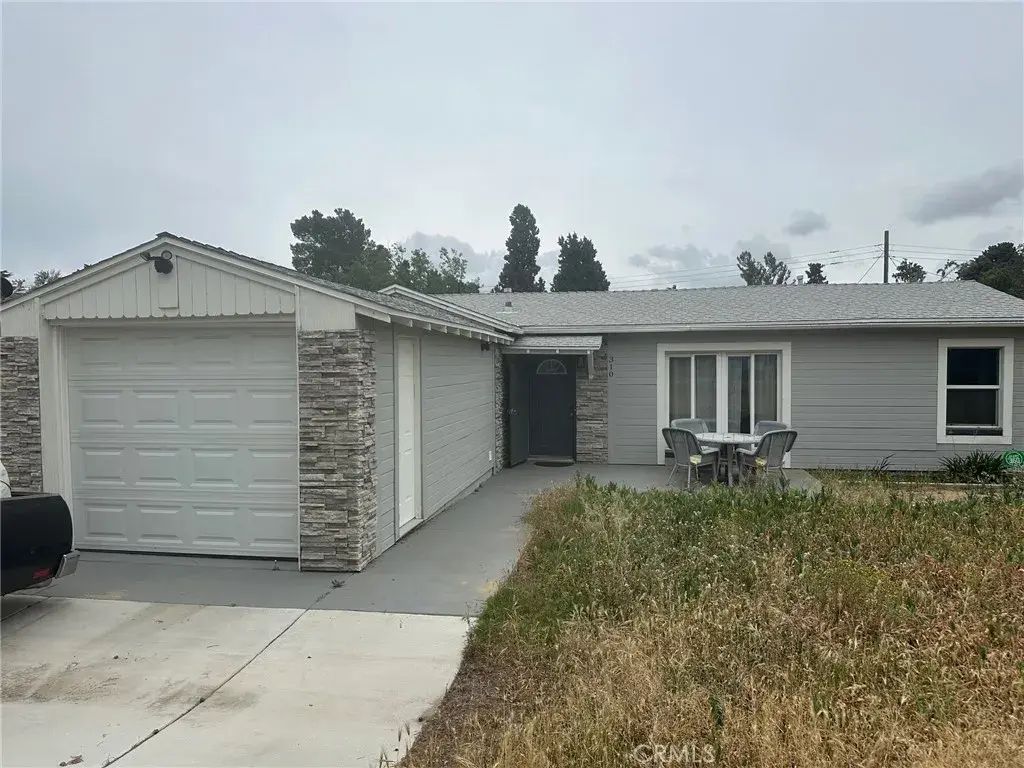 310 Santa Rita Place, Banning