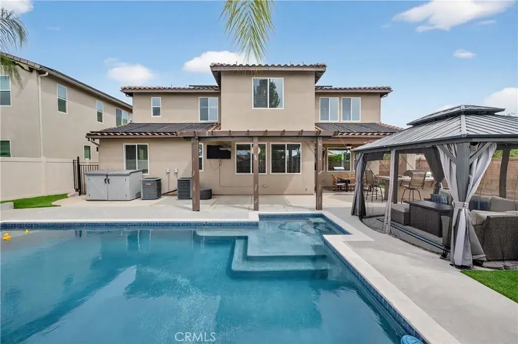 35853 Sea Smoke Street, Winchester