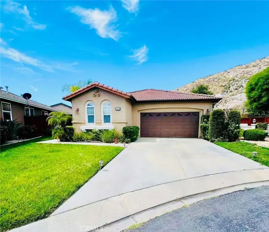 221 Furyk Way, Hemet