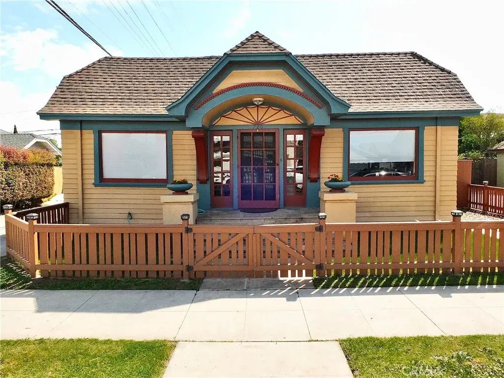 720 Stanley, Long Beach