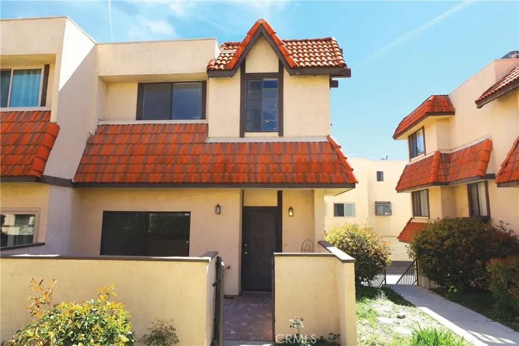 27623 Nugget Dr #4 Drive 4, Canyon Country