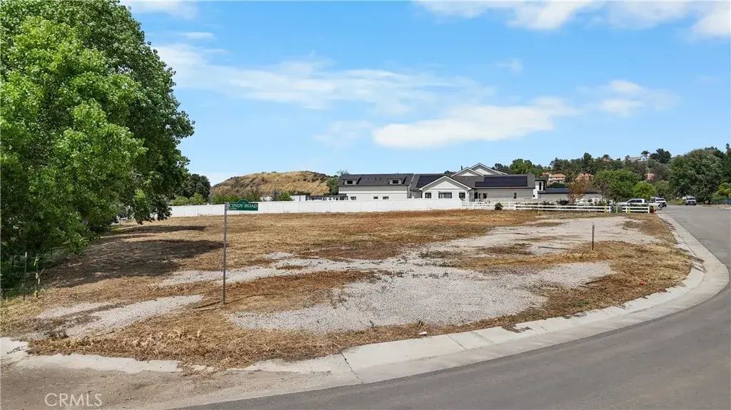 24925 Cindy, Newhall