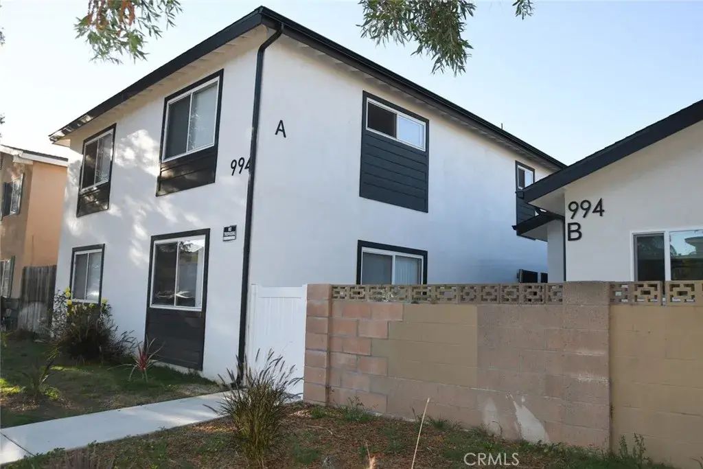 994 Valencia 102, Costa Mesa