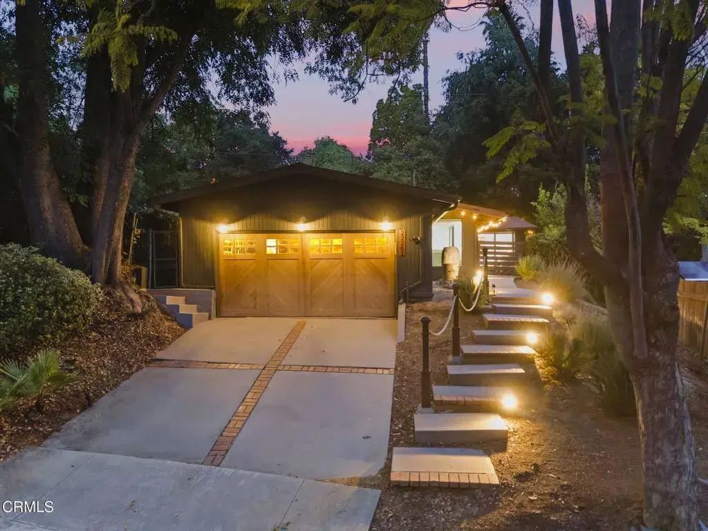 22261 Ybarra Road, Woodland Hills