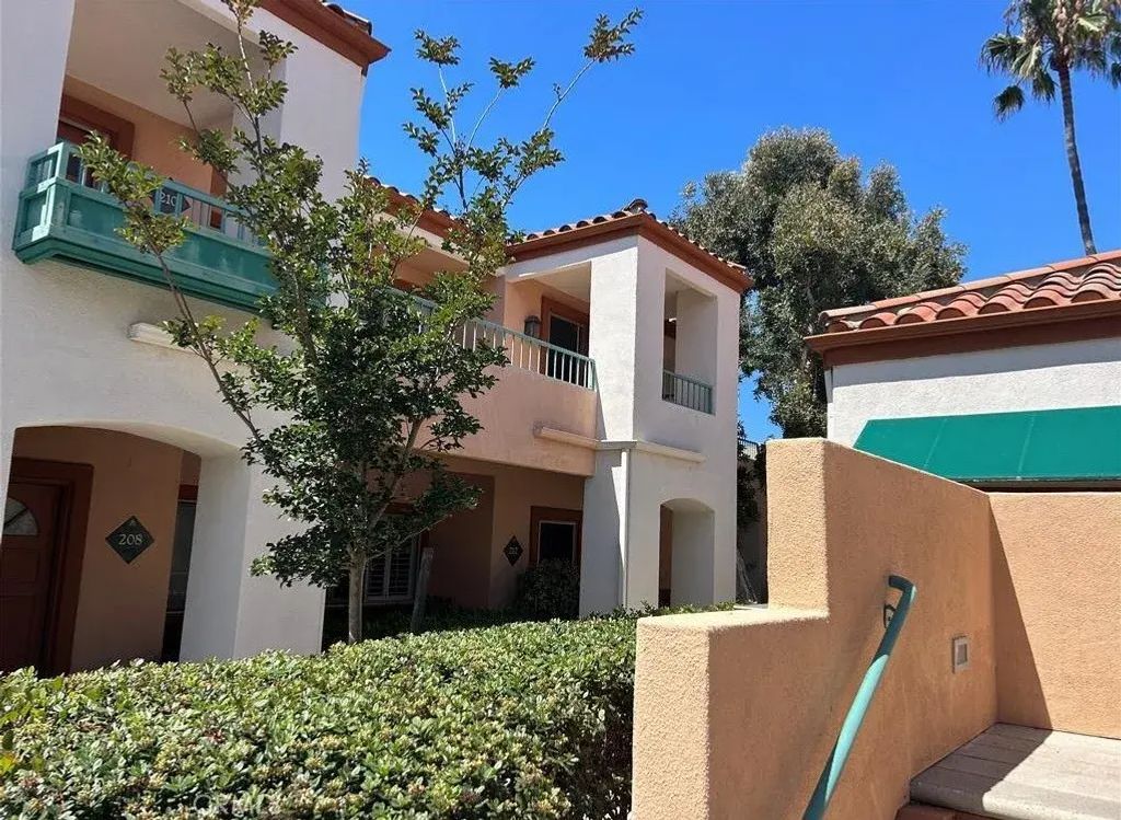 214 Villa Point Drive, Newport Beach