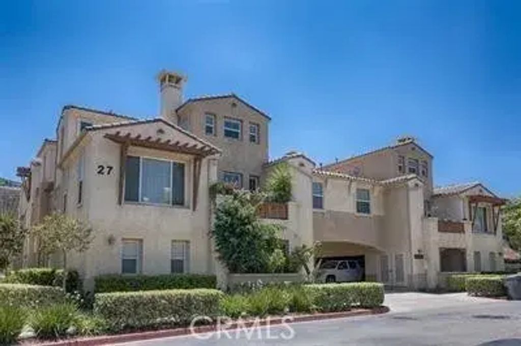848 Almond, San Marcos