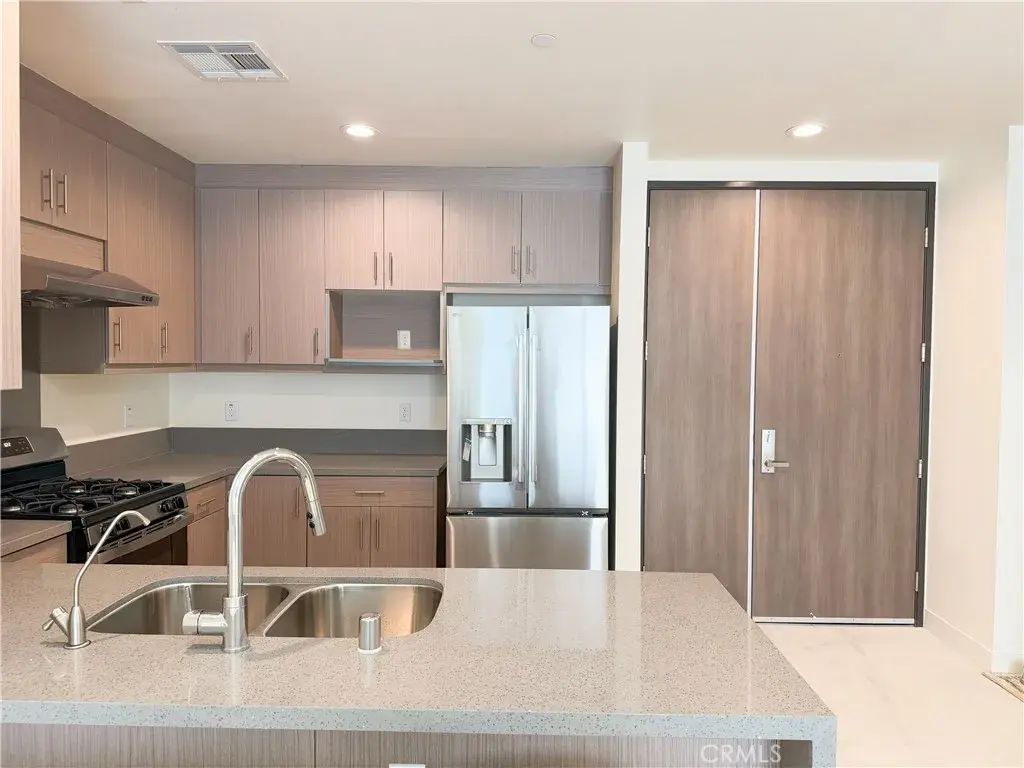 168 S Monterey St 212, Alhambra