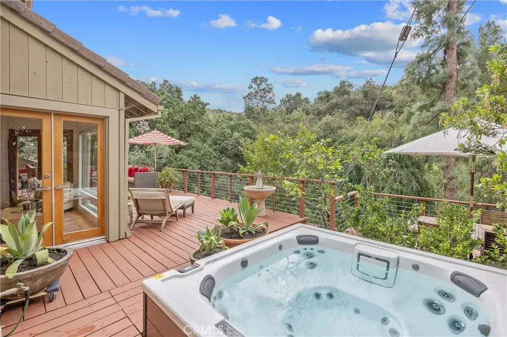 4109 Empis Street, Woodland Hills