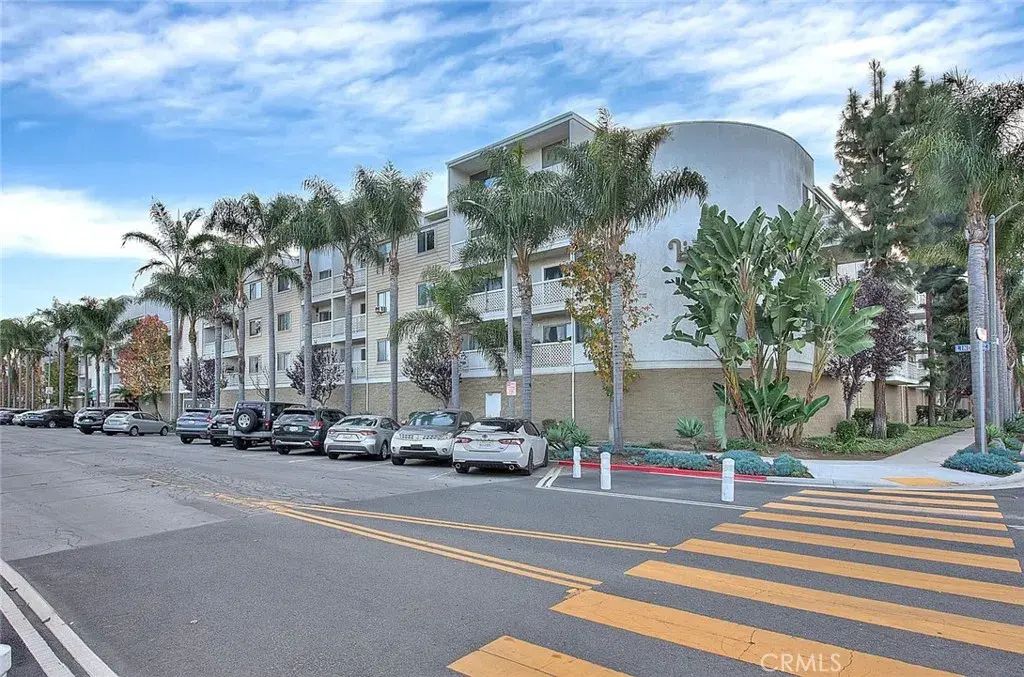 3565 Linden 226, Long Beach