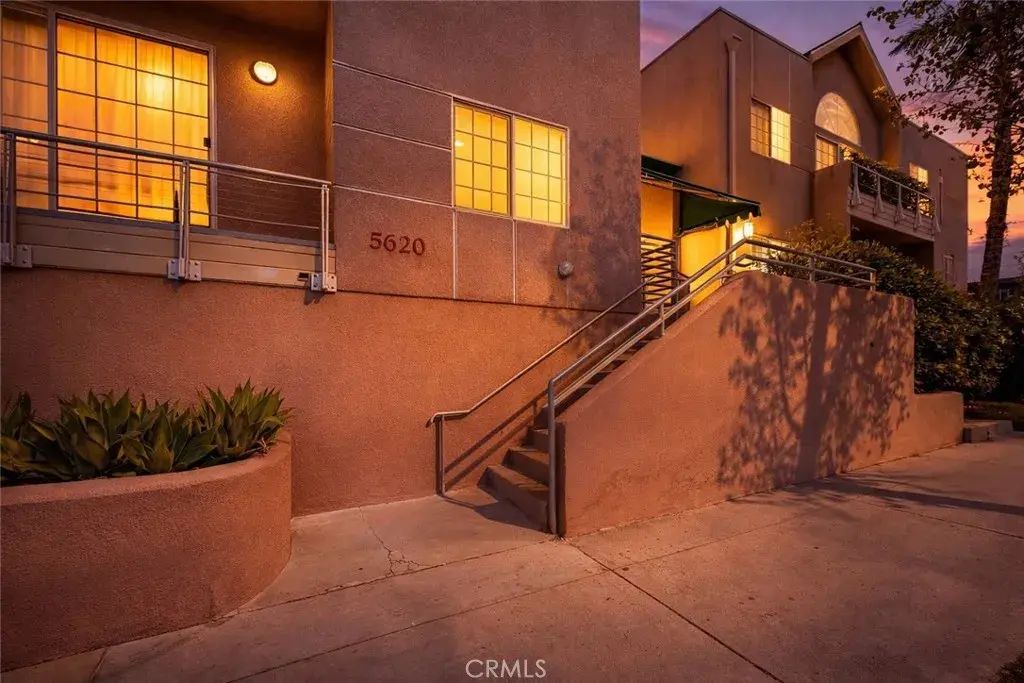 5620 Yolanda Avenue 111, Tarzana