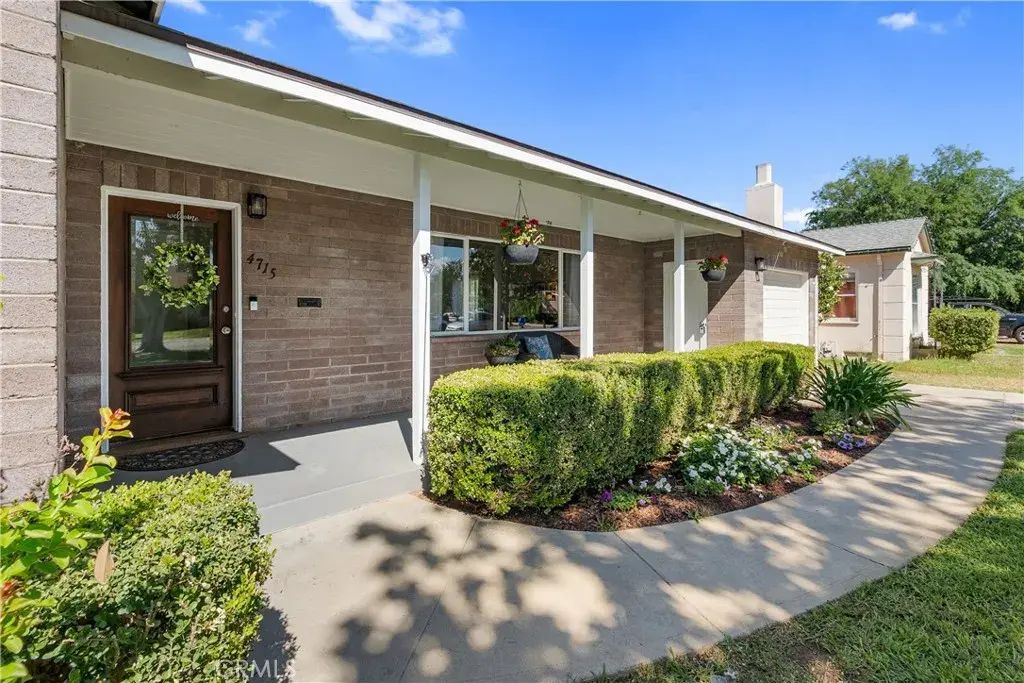 4715 Oakwood Place, Riverside