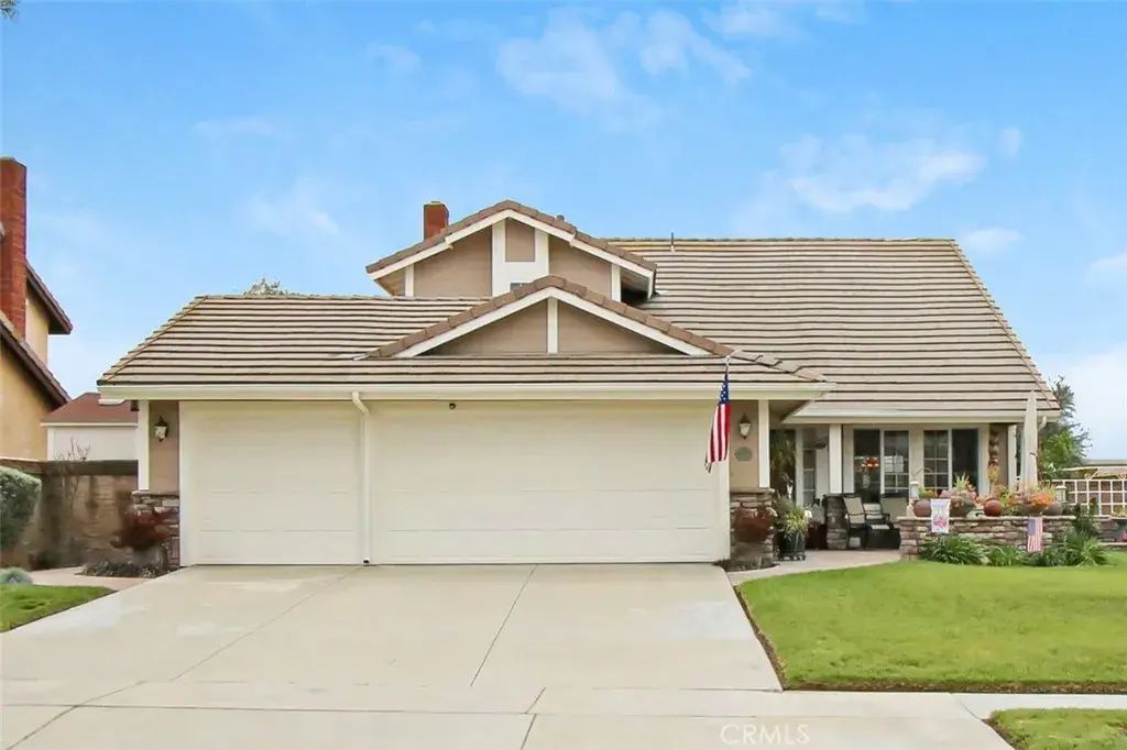 6485 Pepperdine, Chino