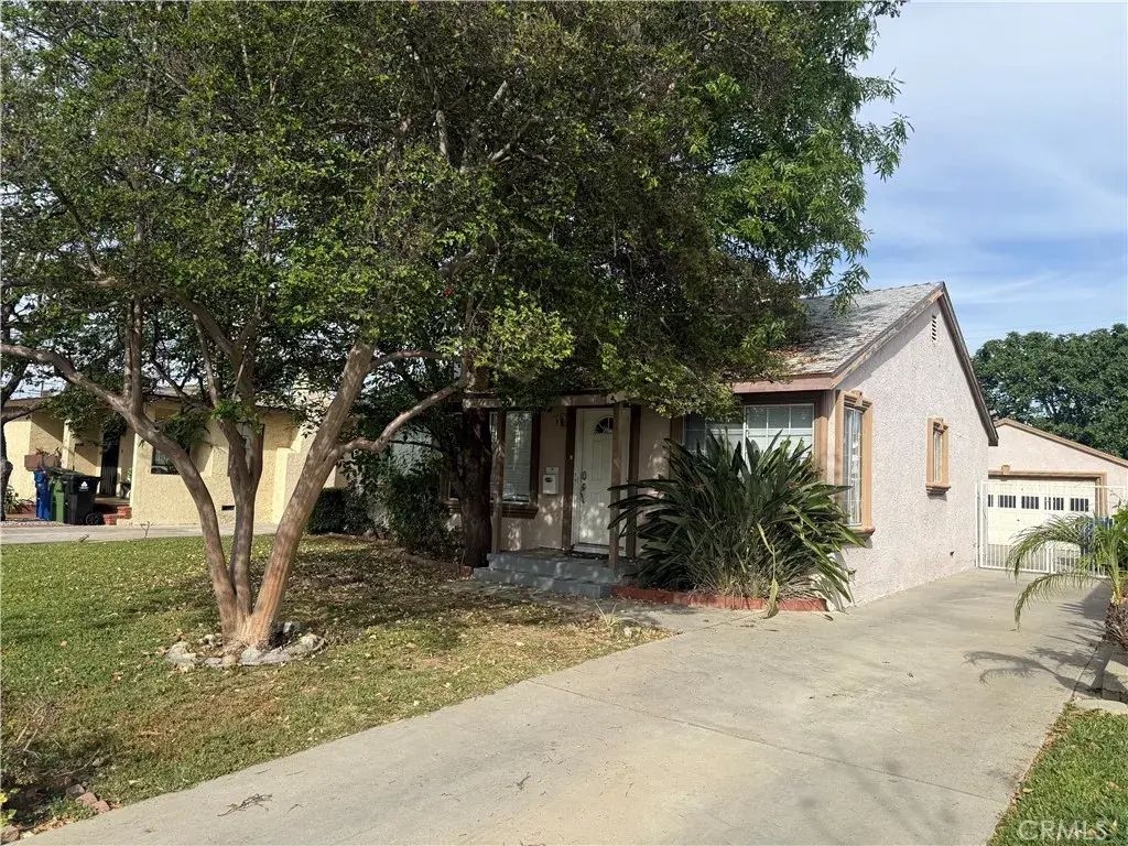 6900 Garden Grove, Reseda