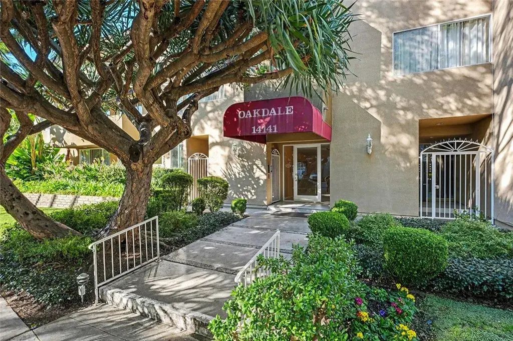 14141 Dickens 111, Sherman Oaks