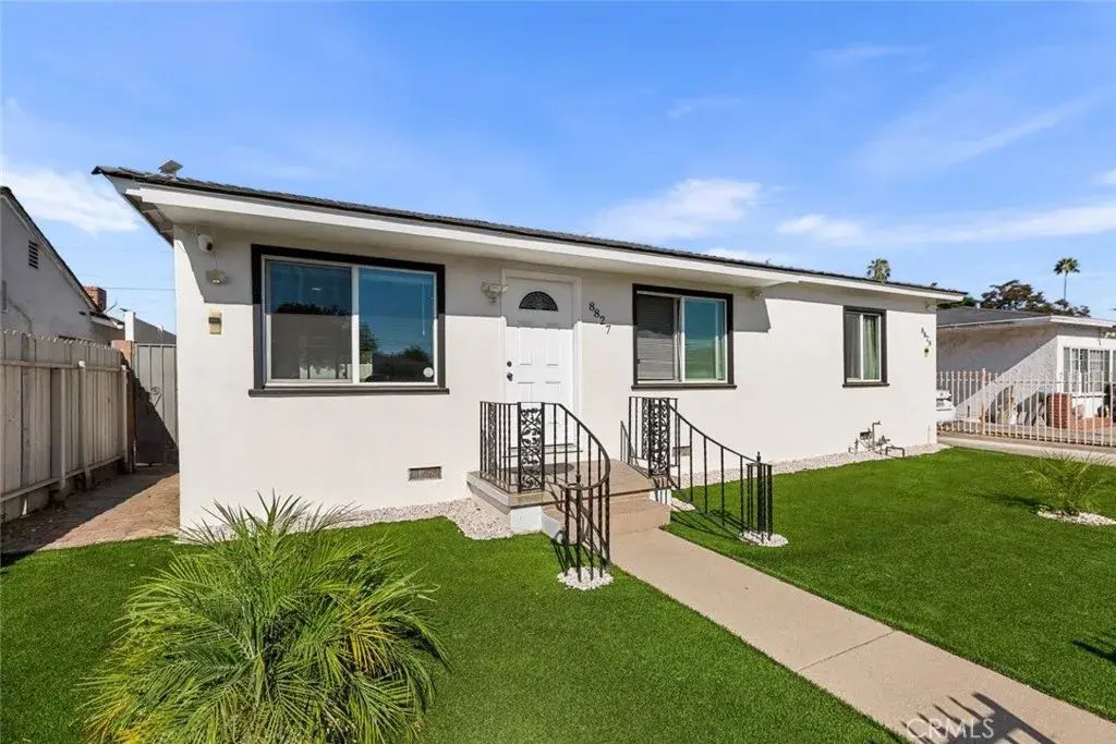 8827 Sylmar Avenue, Panorama City