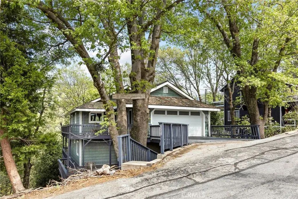 453 Davos Drive, Crestline