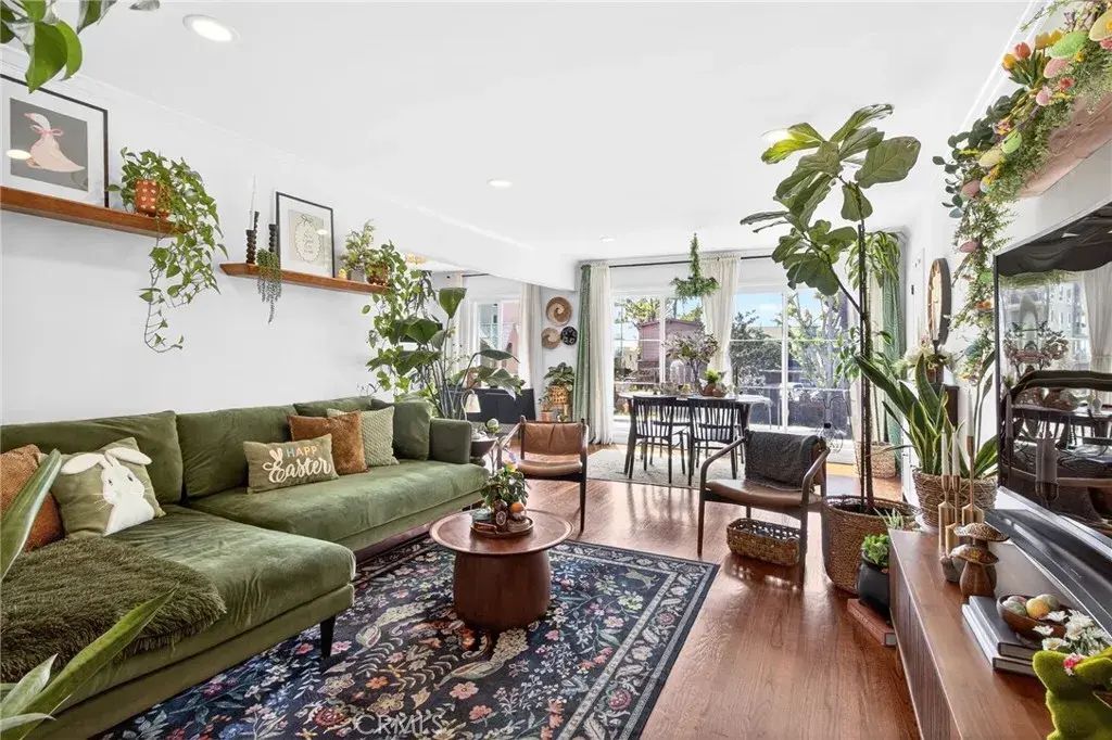 907 E Ocean Boulevard, Long Beach