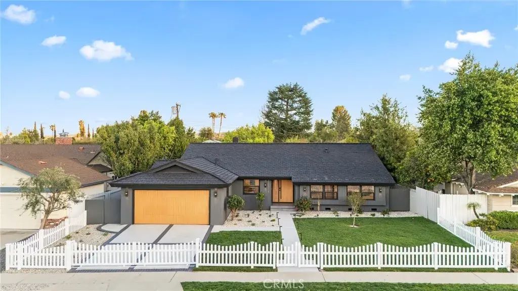 23856 Aetna, Woodland Hills