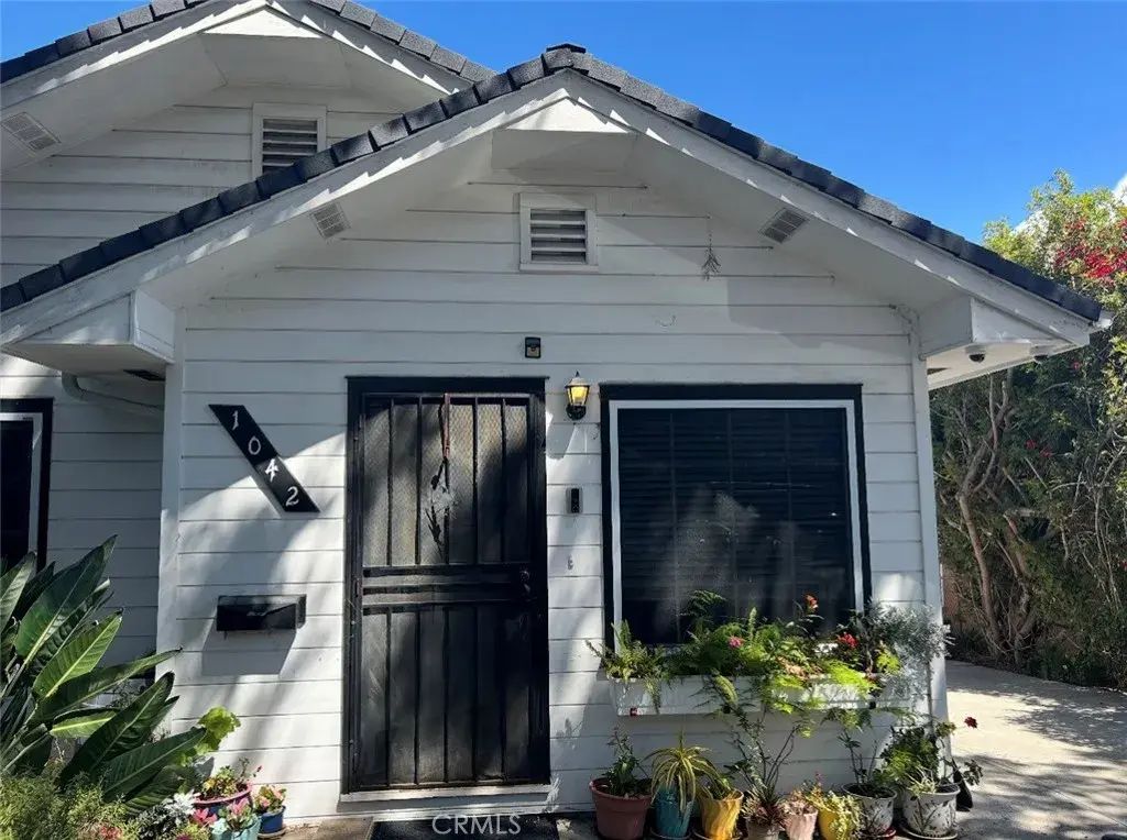 1042 W 15th, San Pedro
