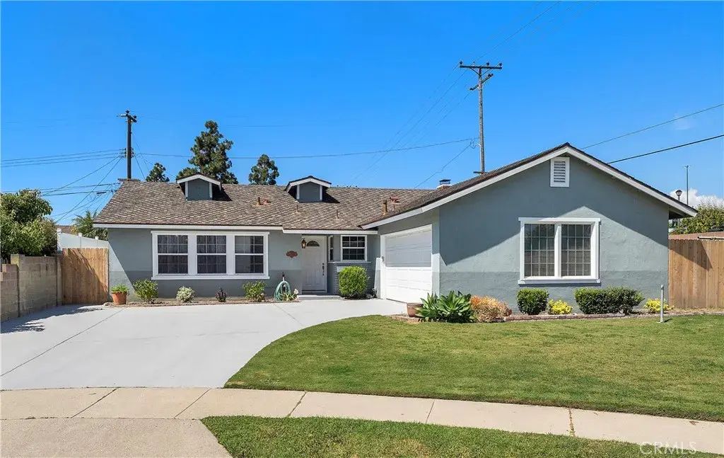 15001 Sussex Circle, Huntington Beach