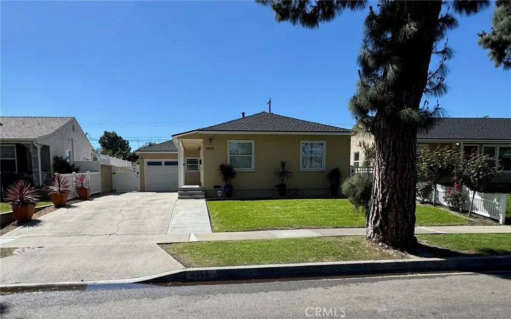 4959 Premiere Avenue, Lakewood