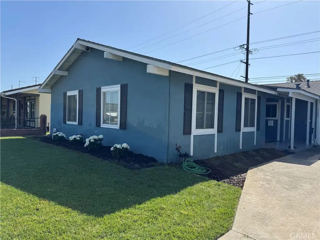 17267 Santa Isabel, Fountain Valley