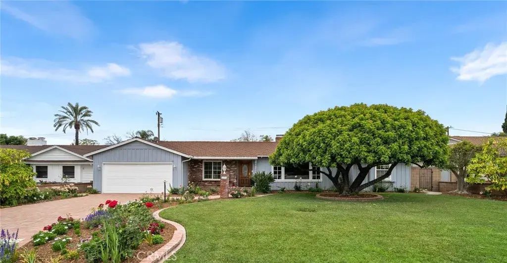 1107 W Sharon Road, Santa Ana