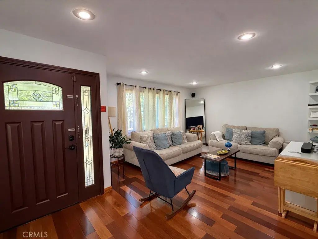 555 Hickory Lane, Pasadena