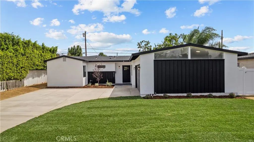 6902 Lasaine Avenue, Lake Balboa