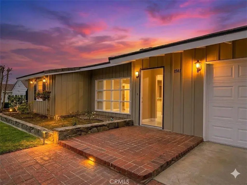 1747 Oakwood Avenue, Arcadia
