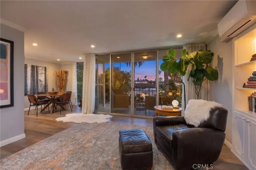 2772 E 2nd Street 2g, Long Beach