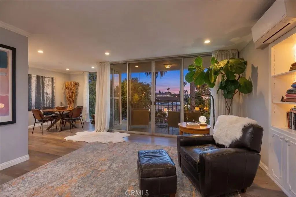 2772 E 2nd Street 2g, Long Beach