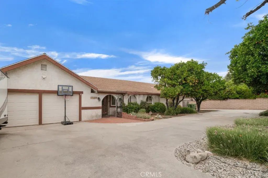 11519 Orcas Avenue, Sylmar