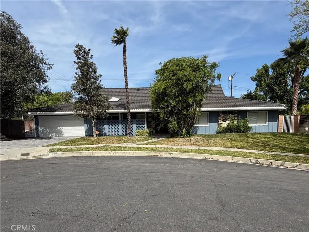 5301 Dubois, Woodland Hills