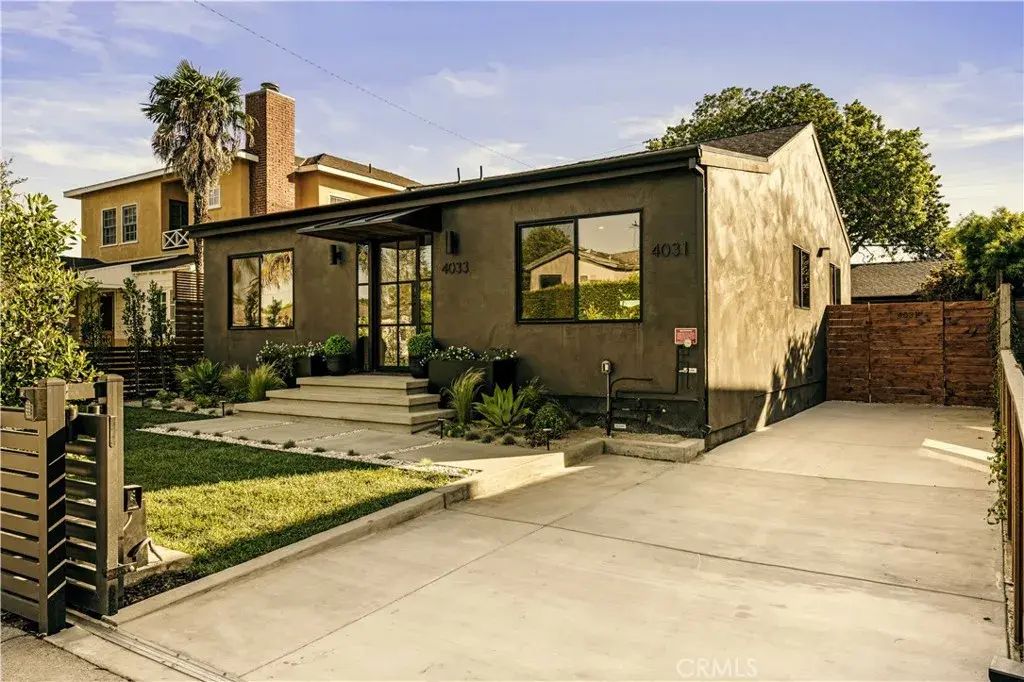 4033 Moore, Los Angeles