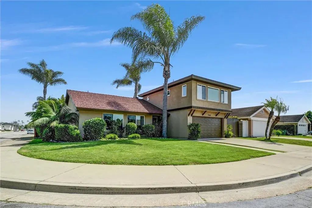 17042 Twain, Huntington Beach